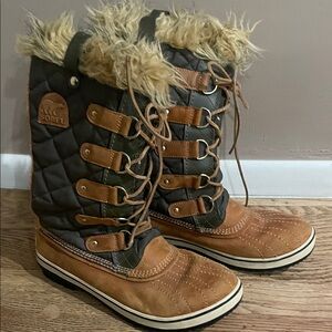 Sorel Tofino 2 Quilted Lace-Up Waterproof Boots with Brown Leather Accents NF